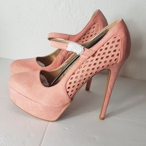 NWT Qupid high heeled pink shoe